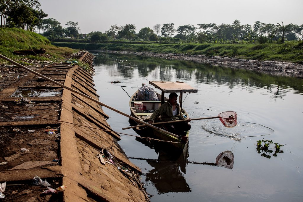 Dampak Sosial Dari Air beracun di Indonesia9