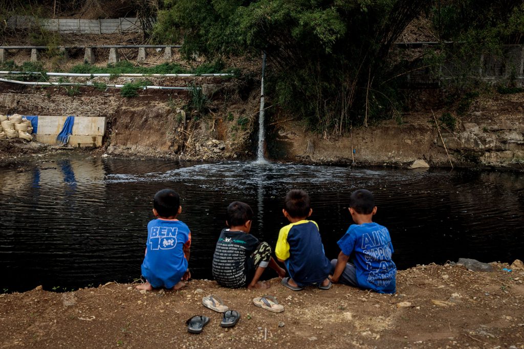 Dampak Sosial Dari Air beracun di Indonesia9